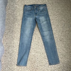 American Eagle Outfitters light wash super stretch X size 6